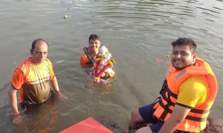 खेडमध्ये दीड दिवसांच्या २ सार्वजनिक , २१०० घरगुती गणपती बाप्पाला निरोप !