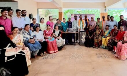 पंतप्रधान नरेंद्र मोदी आणि महाराष्ट्र प्रदेशाध्यक्ष रवींद्र चव्हाण यांच्या वाढदिवसानिमित्त चिपळूणमध्ये गरजू महिलांना स्वयंरोजगार साहित्याचे वाटप