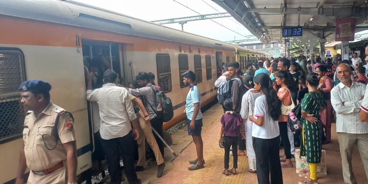 गणपती विसर्जनानंतर चाकरमान्यांचा परतीचा प्रवास खडतर !