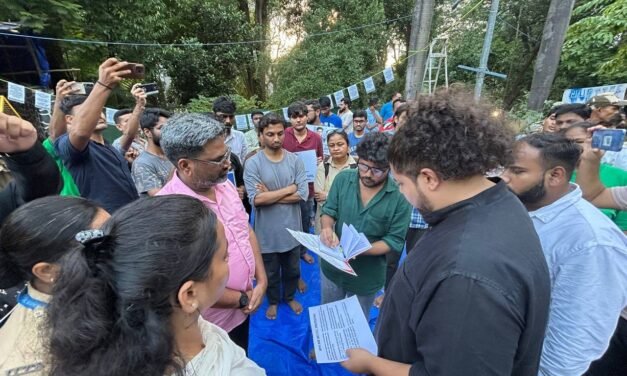 IIT मुंबई प्रशासनाविरोधात वंचित बहुजन आघाडीचे आंदोलन; सुजात आंबेडकरांची प्रमुख उपस्थिती!