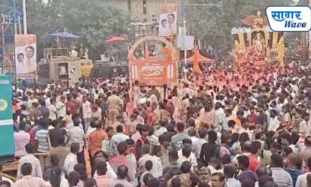 २६ तासांनंतरही पुण्यात विसर्जन मिरवणुका सुरूच; भर उन्हात बाप्पाला निरोप देण्यासाठी पुणेकर रस्त्यावर..