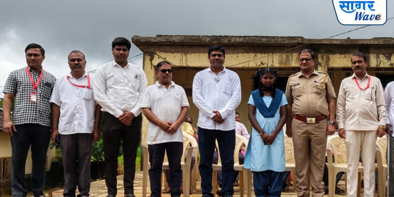 देव्हारे हायस्कूलमध्ये भाजपा अनुसूचित जाती मोर्चाचा संवेदनशील उपक्रम; विद्यार्थिनीच्या शिक्षणाला मिळाली नवी श्रवणसाथ