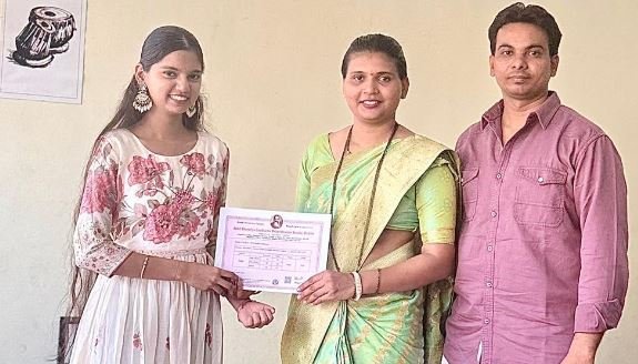 दसरा सणानिमित्त विजय म्युजिक अकॅडमीत विविध कार्यक्रम उत्साहात संपन्न…