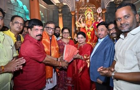 खासदार नारायण राणे, नीलमताई राणे यांच्या उपस्थितीत महाआरती संपन्न…