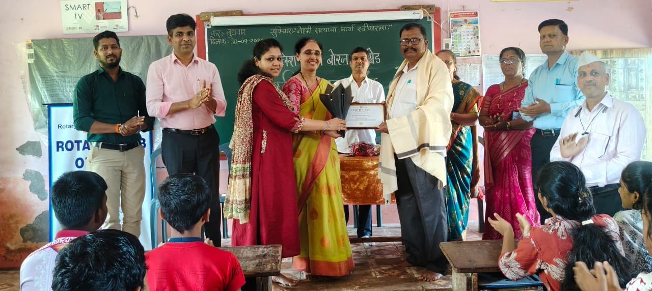 न्यू इंग्लिश स्कूल बोरज चे शिक्षक विजय पाटील आदर्श शिक्षक पुरस्काराने सन्मानित….
