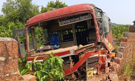 मंडणगड–वेळास एसटीला मालेगाव वळणावर अपघात; तीन प्रवासी जखमी…
