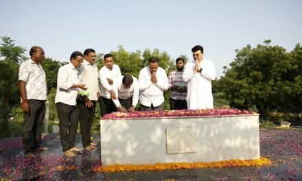 सावनेरमधील राम गणेश गडकरी स्मारकाची मंत्री आशिष शेलार यांच्याकडून पाहणी