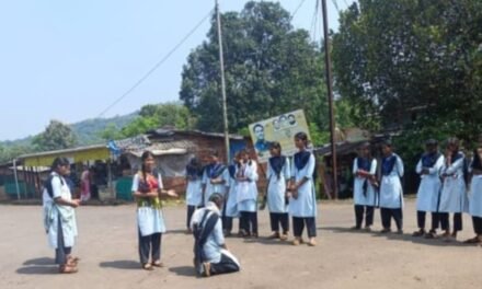 आंबवली विद्यालयाच्या विद्यार्थ्यांनी सादर केले महिला सबलीकरणावर पथनाट्य…