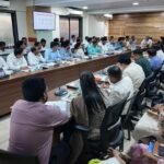 बांधकाम कामगारांची नोंदणी, नूतनीकरण प्रक्रिया गतिमान करून प्रलंबित अर्ज निकाली काढा; कामगार मंत्री ॲड. आकाश फुंडकर