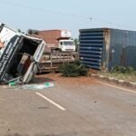 नातुनगर मोहल्ला येथे कंटेनरला अपघात; एक जखमी…