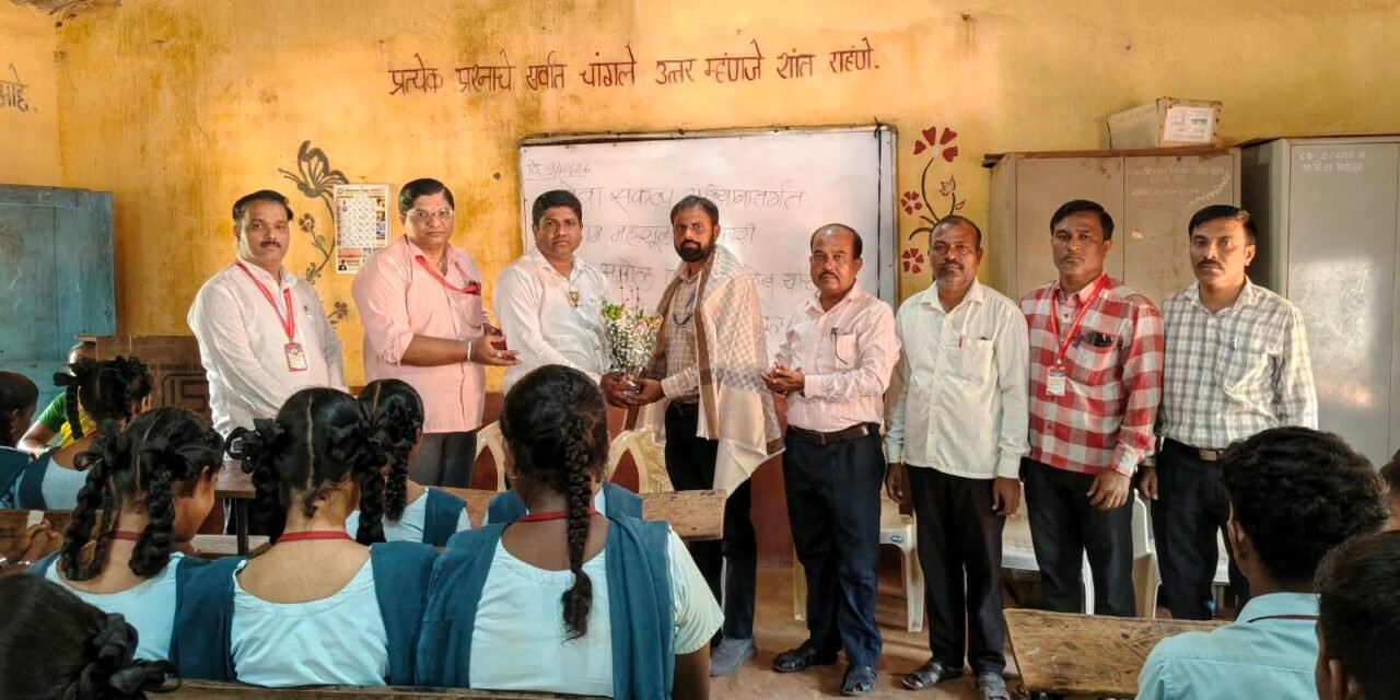 सेवा संकल्प अभियानांतर्गत देव्हारे येथील ग्राम महसूल अधिकारी अमोल पाटील यांचा गौरव!…