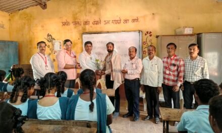 सेवा संकल्प अभियानांतर्गत देव्हारे येथील ग्राम महसूल अधिकारी अमोल पाटील यांचा गौरव!…