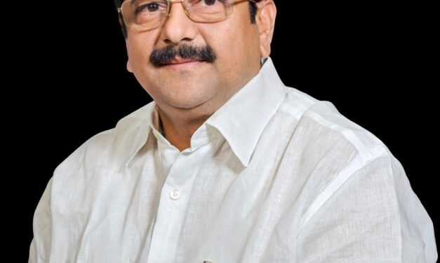 दुष्काळग्रस्त शेतकऱ्यांसाठी आमदार शेखर निकम यांचे एका महिन्याचे वेतन समर्पित….