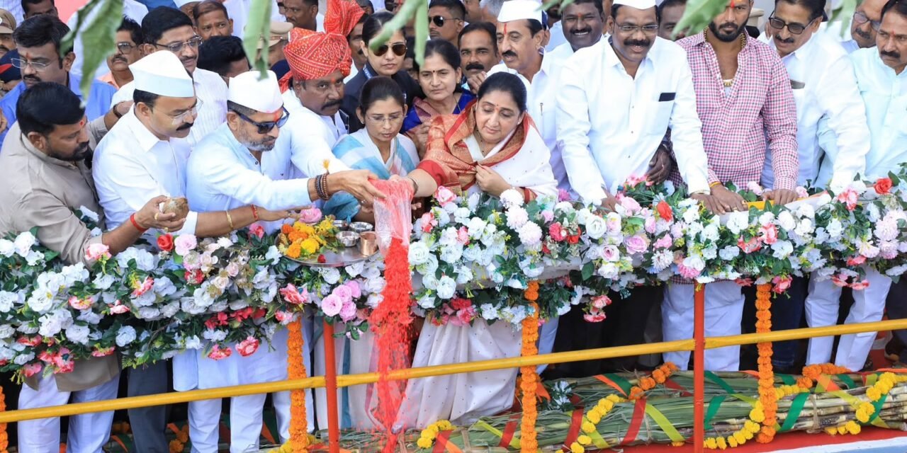 माळेगाव साखर कारखान्याच्या ७० व्या गळीत हंगामाचा शुभारंभ;अजितदादांचे सहकार क्षेत्रातील कार्य पुढे नेणार; सुनेत्रा पवार यांची ग्वाही