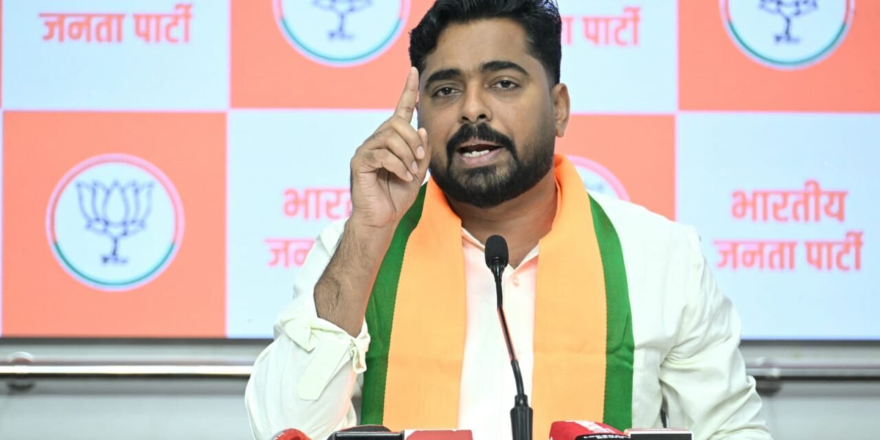 बांगला घुसखोरांची नावे मतदार यादीत घुसवण्यासाठी “एसआयआर”ला विरोध; भाजपा प्रदेश मुख्य प्रवक्ते नवनाथ बन यांचा प्रहार…