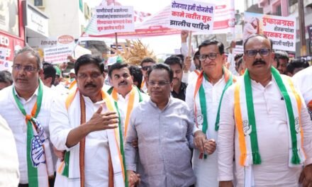 अदानी-अंबानींचे २० लाख कोटी रुपयांचे कर्जमाफ करता मग शेतकऱ्यांना २ लाखांची कर्जमाफी करण्यास काय होते?: डॉ. सिरिवेल्ला प्रसाद…