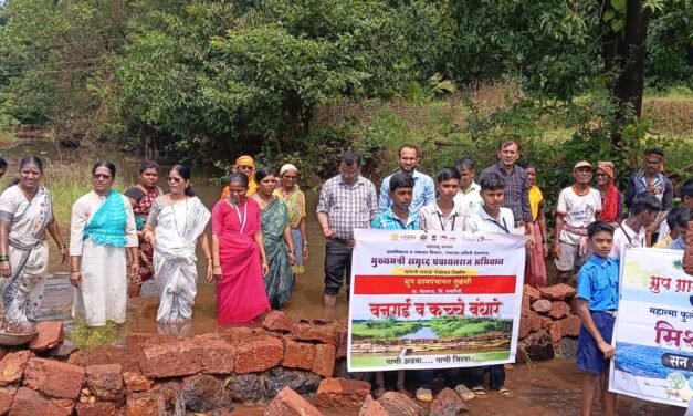 पाणी टंचाई रोखण्यासाठी वनराई बंधाऱ्यांवर भर द्या जिल्हा परिषद अध्यक्षा अस्मिता केंद्रे यांचे आवाहन; मिशन बंधारे या मोहीमेचा तुळशी येथे शुभारंभ