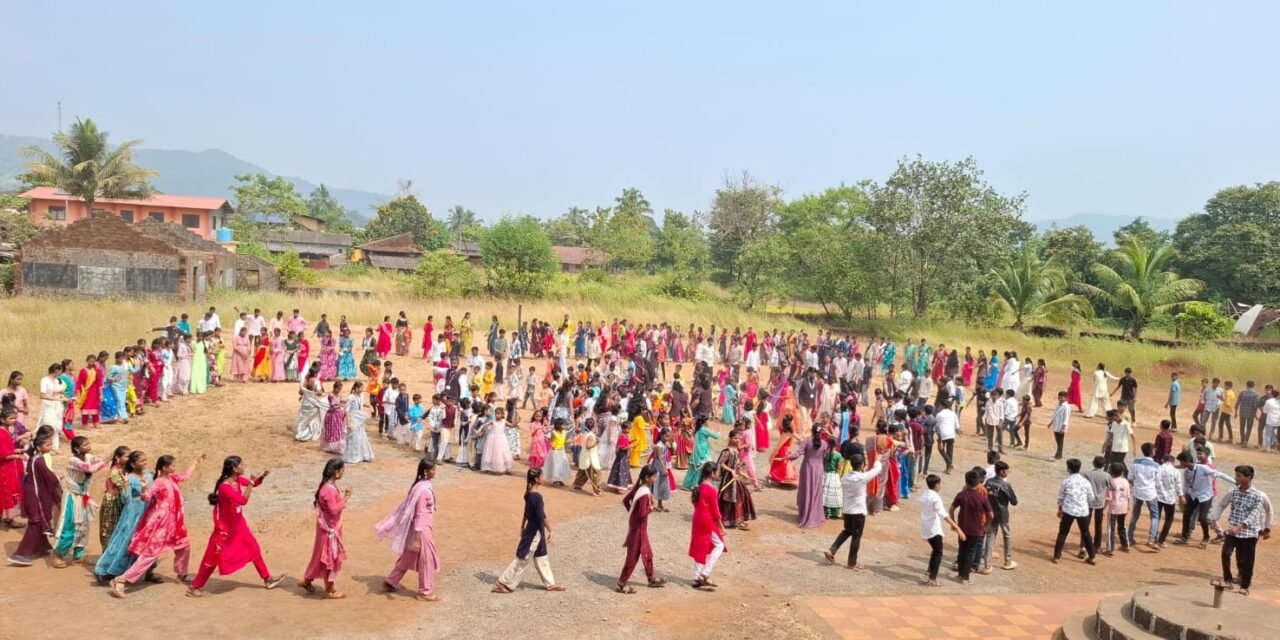 सरस्वती शिक्षण संस्थेत रंगला दांडिया नृत्य सोहळा…!