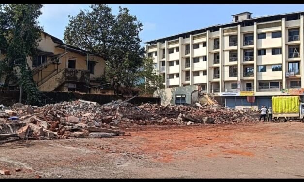 दोन पिढ्यांच्या आठवणींचे साक्षीदार एस.टी. बसस्थानक जमीनदोस्त!