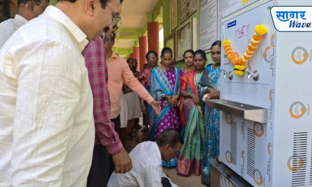 न्यू इंग्लिश स्कूल तुंबाड येथे वॉटर कूलर व प्युरिफायरचे उद्घाटनसोहोळा पार पडला..