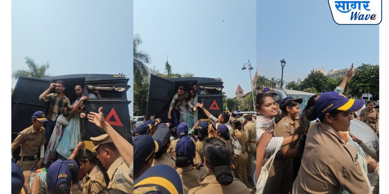 वंचित बहुजन आघाडीचे हुतात्मा चौकात ठिय्या आंदोलन; पोलिसांचा महिला कार्यकर्त्यांसोबत गैरव्यवहार, ५० हून अधिक जण पोलिसांच्या ताब्यात