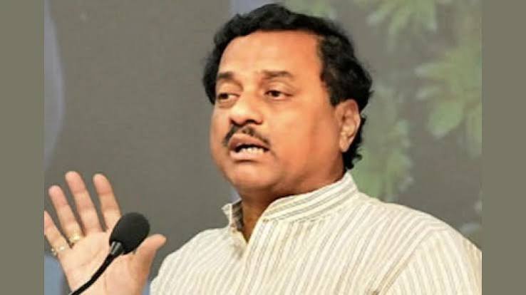 एसडीआरएफ आणि एनडीआरएफच्या निकषापलीकडे जाऊन दुष्काळग्रस्त शेतकऱ्यांना मदत करावी – सुनिल तटकरे
